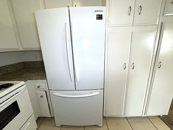 5th image of 3486 Military Ave APT 3