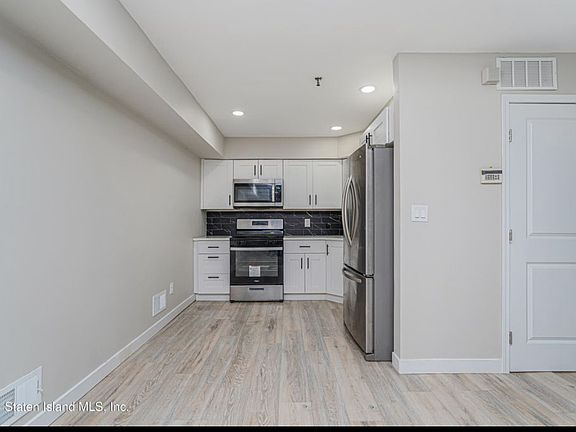 3rd image of 0 Richmond Ct #1