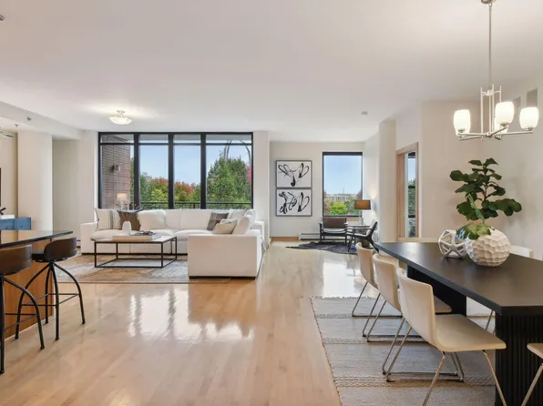 215 10th Ave S Unit 310, Minneapolis, MN 55415