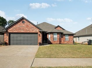 11005 NW 106th Cir, Yukon, OK 73099