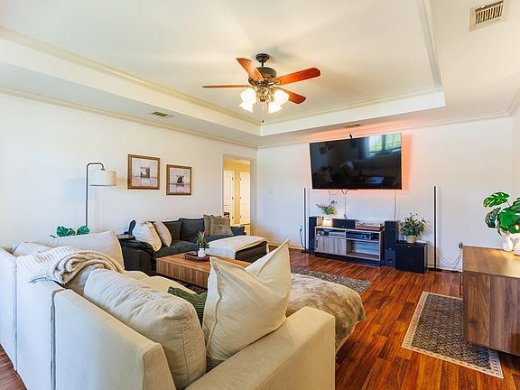 5th image of 5308 Vine Dr
