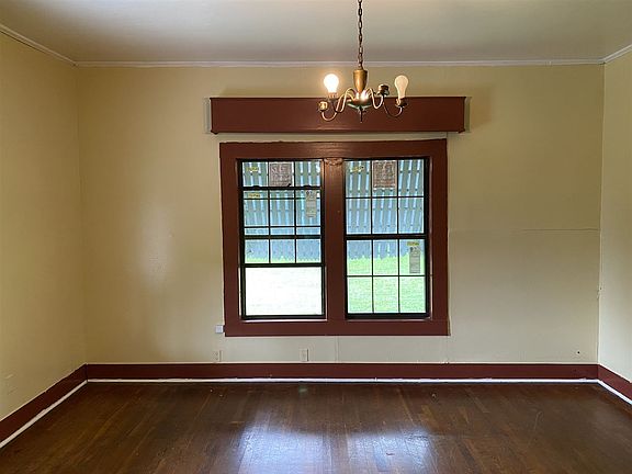 2nd image of 405 Greenwood Ave