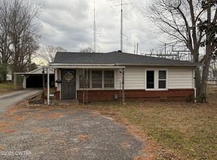 114 Florida Ave S, Parsons, TN 38363
