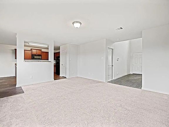 5th image of 2429 Regatta Ln