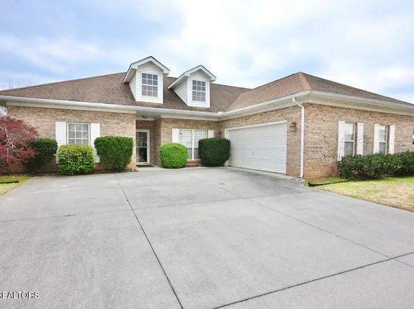 258 Royal Oaks Dr, Maryville, TN 37801
