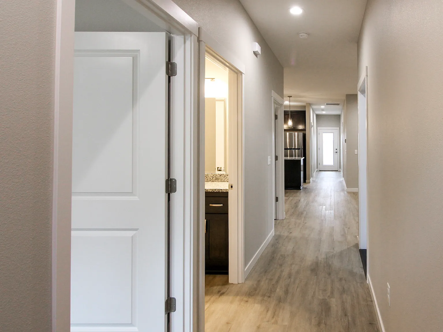 3 bed, 1328 sqft, $2,250 — Photo 2