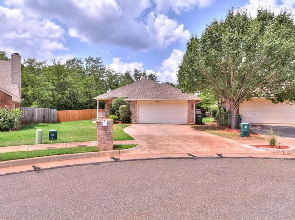 633 Taber Ln, Edmond, OK 73003