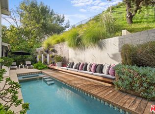 9767 Apricot Ln, Beverly Hills, CA 90210