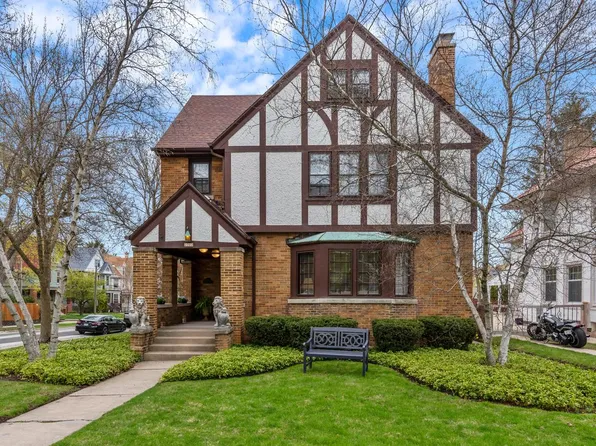 2302 East Newberry BOULEVARD, Milwaukee, WI 53211