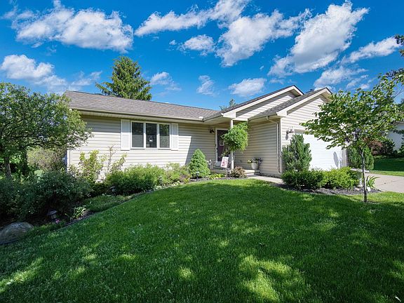 3rd image of 1474 Middlewood Dr