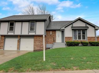 14303 Laquinta Dr, Grandview, MO 64030