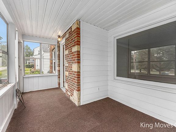 4th image of 2444 Madison Ave SE