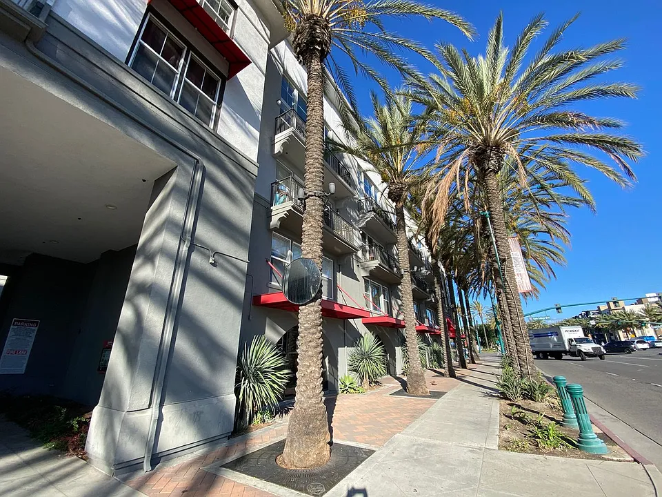 1801 E Katella Ave #2028