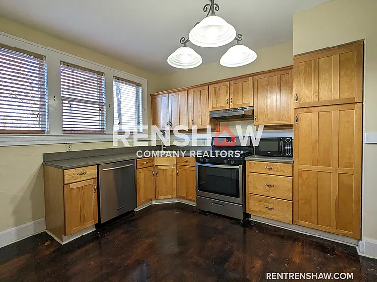 662 S McLean Blvd — Photo 5