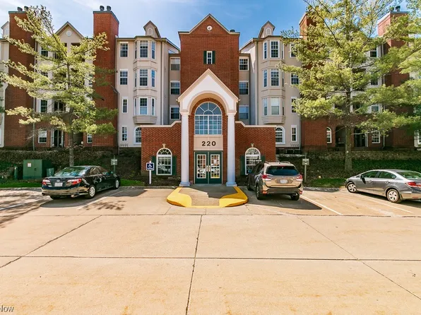 220 Fox Hollow Dr APT 404, Mayfield Heights, OH 44124