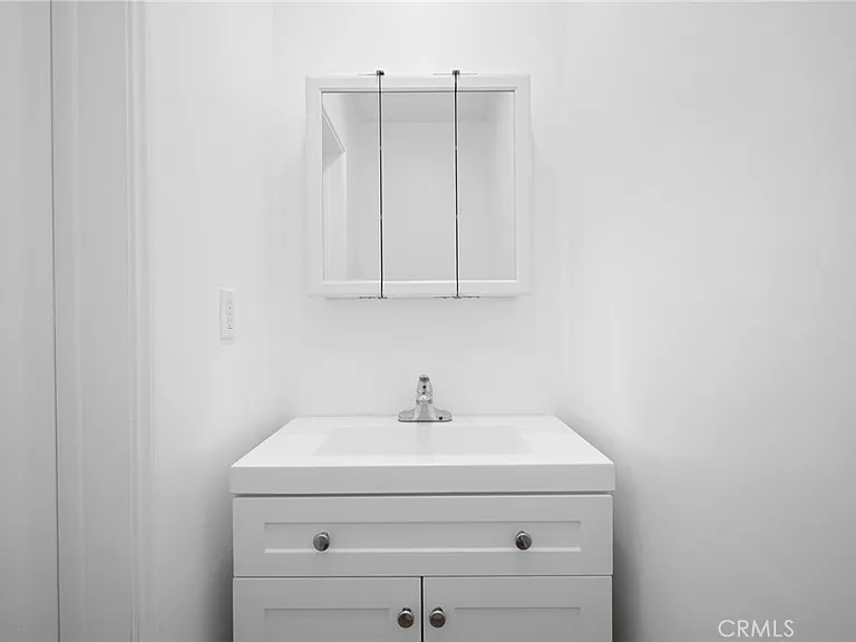 2930 Mayfield Ave #2930 — Photo 6