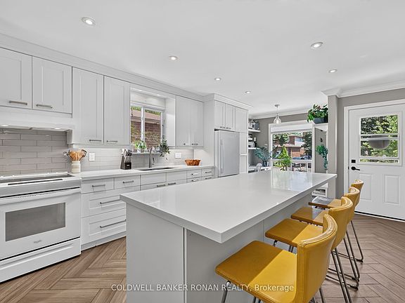5th image of 92 Daniele Ave N