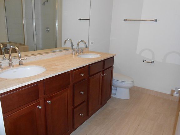 4th image of 333 N Jefferson St #3