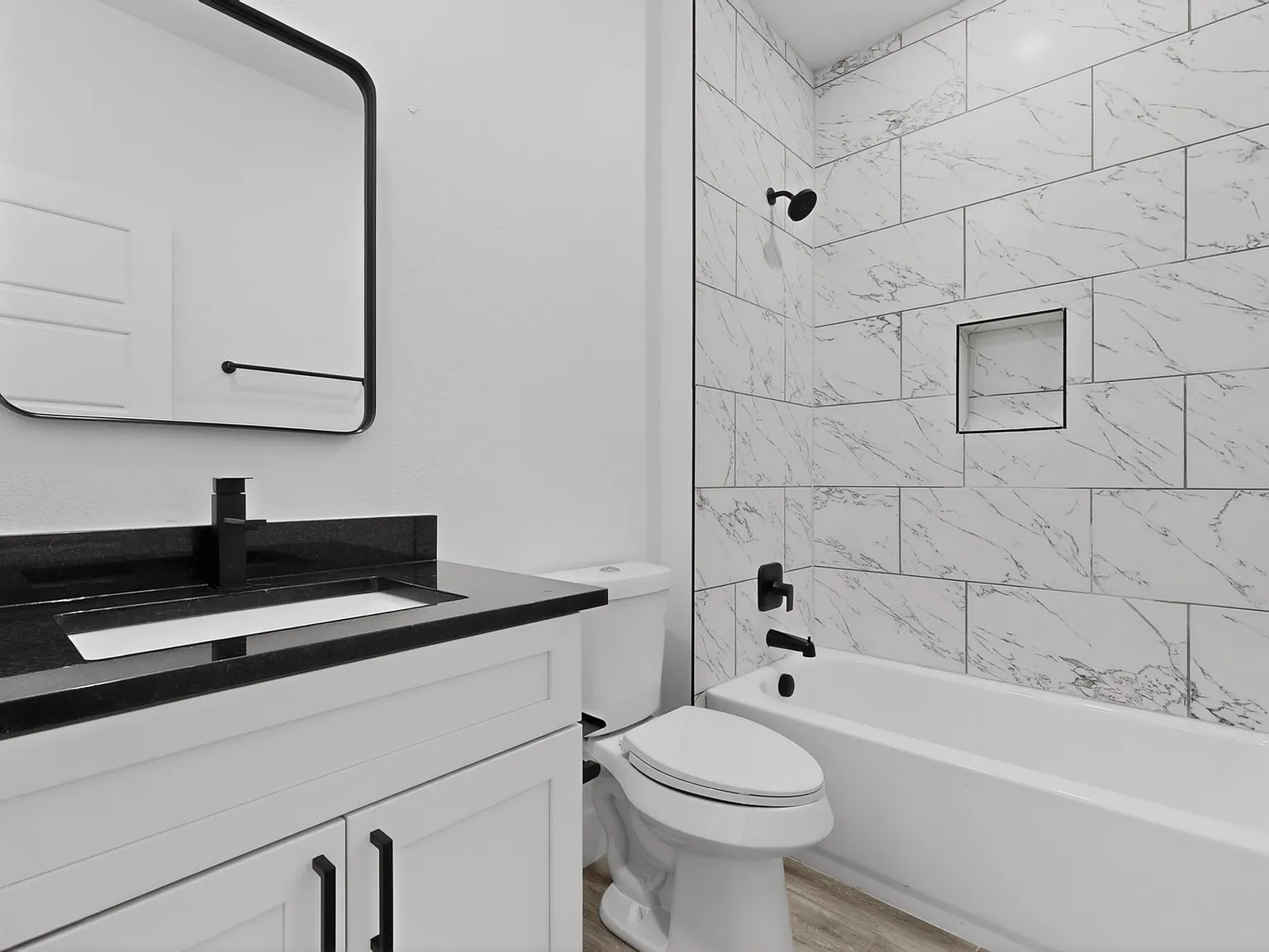 2 bed, 850 sqft, $1,425 — Photo 4
