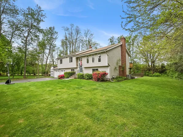 39 Edgewood Drive, Wallingford, CT 06492