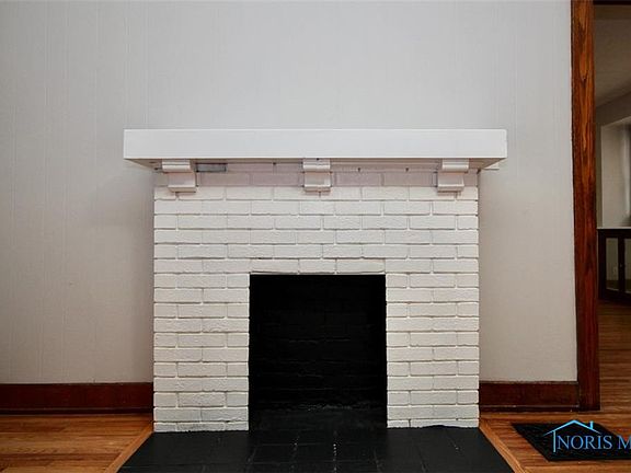 3rd image of 1912 Parkdale Ave