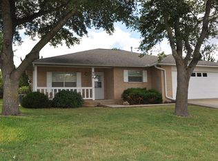 904 Henrietta St, Fredericksburg, TX 78624