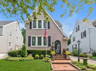 33 Carstairs Rd, Valley Stream, NY 11581