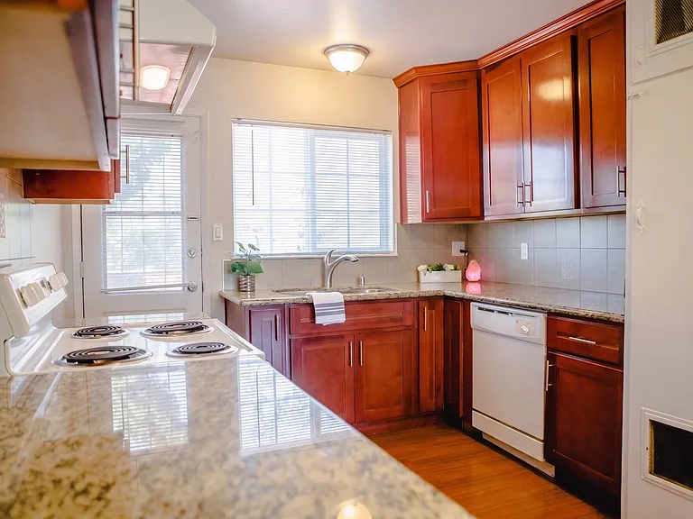 1685 Maubert Ct — Photo 6