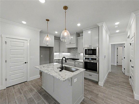 4th image of 6905 SW Basswood Ave