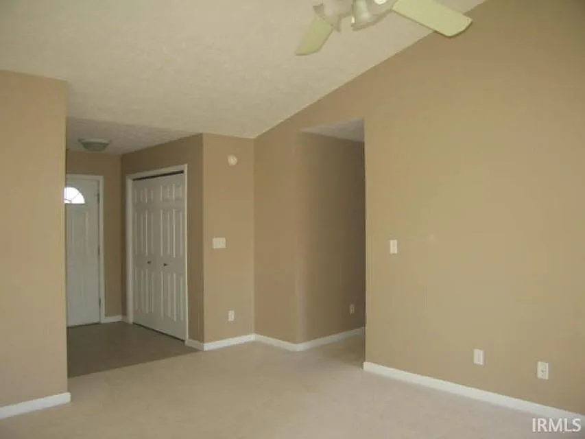3 bed, 2.0 bath, 1236 sqft, $1,595 — Photo 3