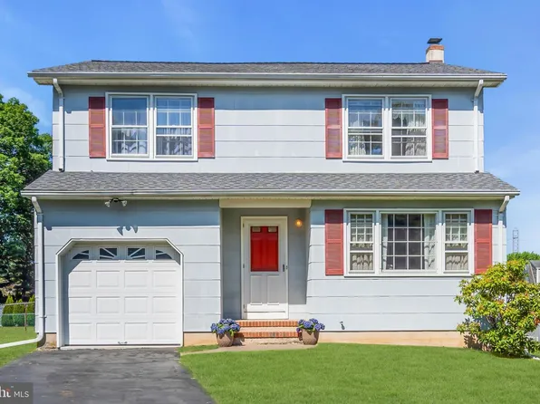 12 Angelique Ct, Hamilton, NJ 08619