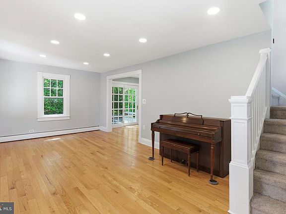 3rd image of 12230 Greenspring Ave