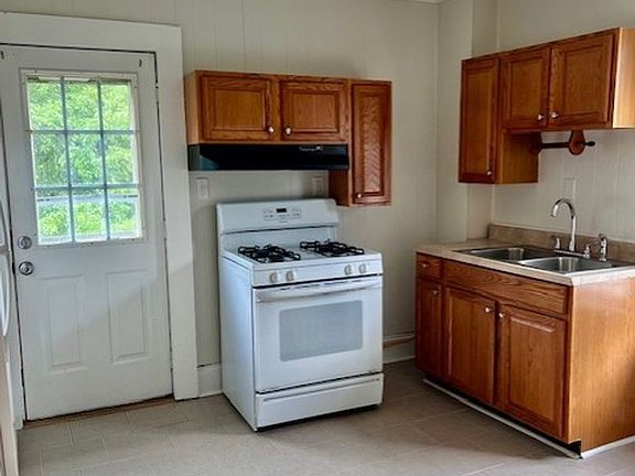 2nd image of 244-246 Elmendorf St #2