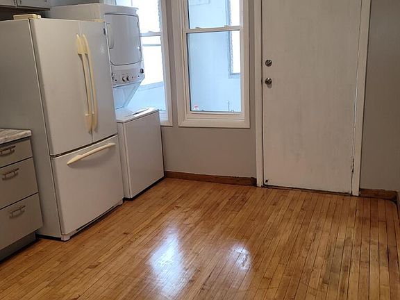 4th image of 2952 W Belmont Ave #2R