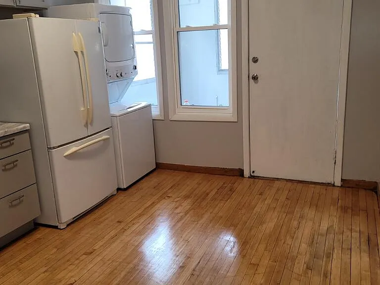 2952 W Belmont Ave #2R — Photo 4