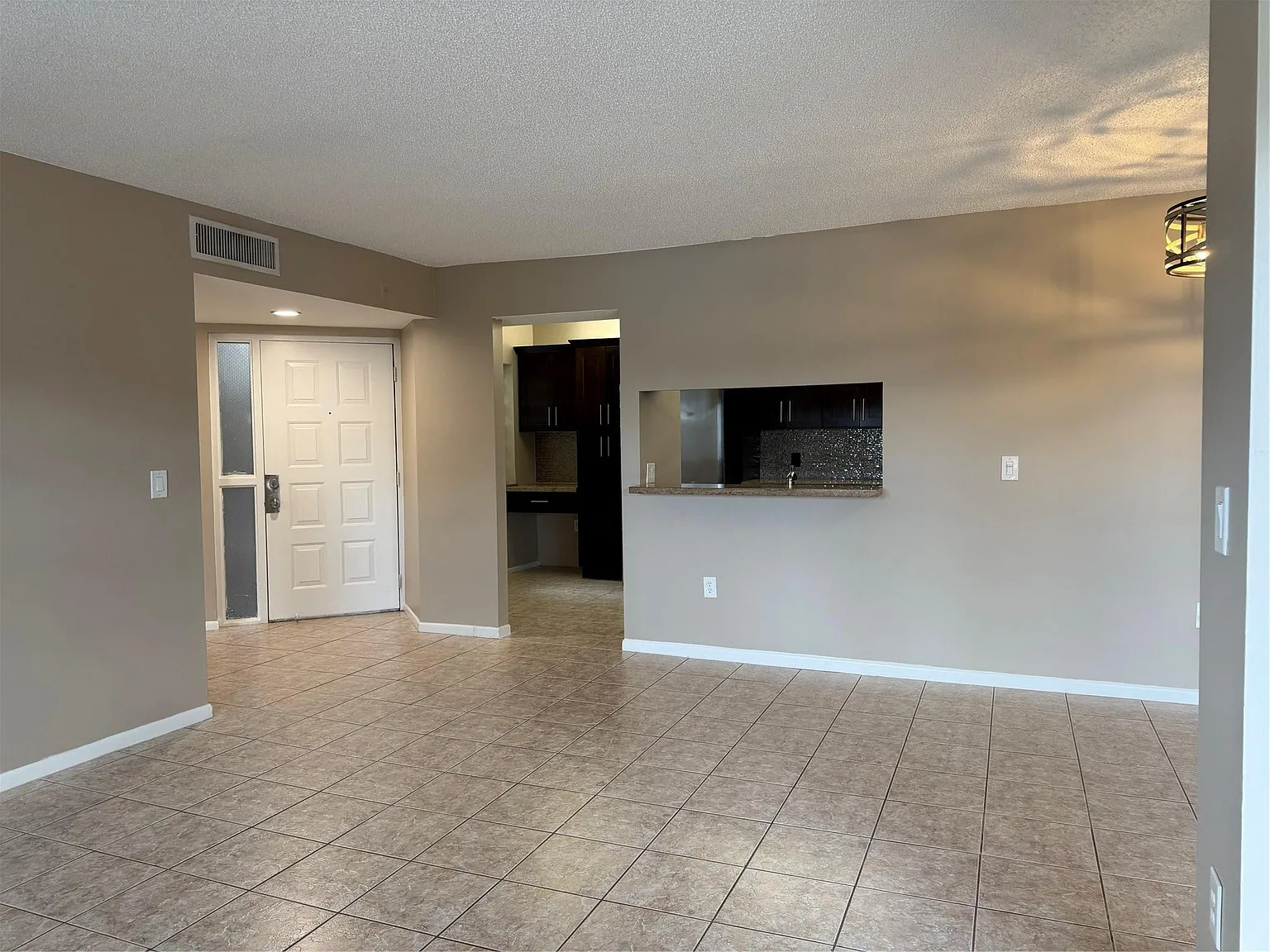 3 bed, 2.0 bath, 1120 sqft, $2,550 — Photo 4