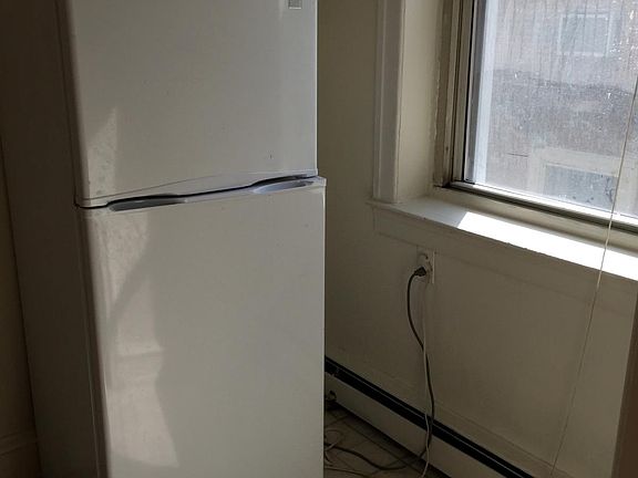3rd image of 1307 Spruce St APT 4C