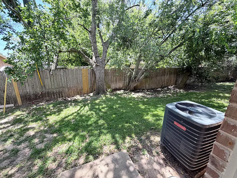 2350 Autumn Chase Loop #B — Photo 8