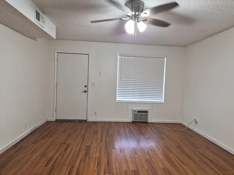 Magnussen Apartments — Photo 20