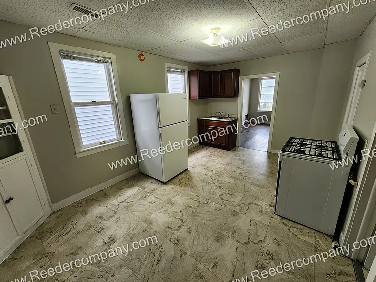 4915 Homerlee Avenue — Photo 5