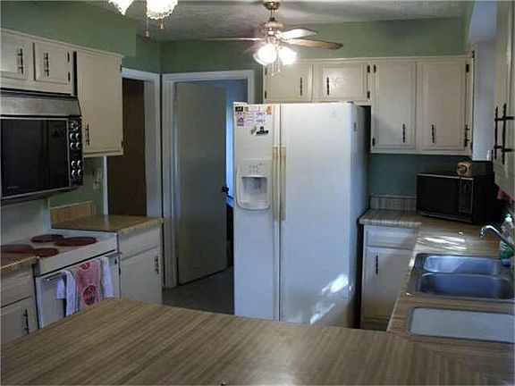 5th image of 10102 Peachridge Dr