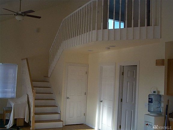 5th image of 494 Skylark Dr SW