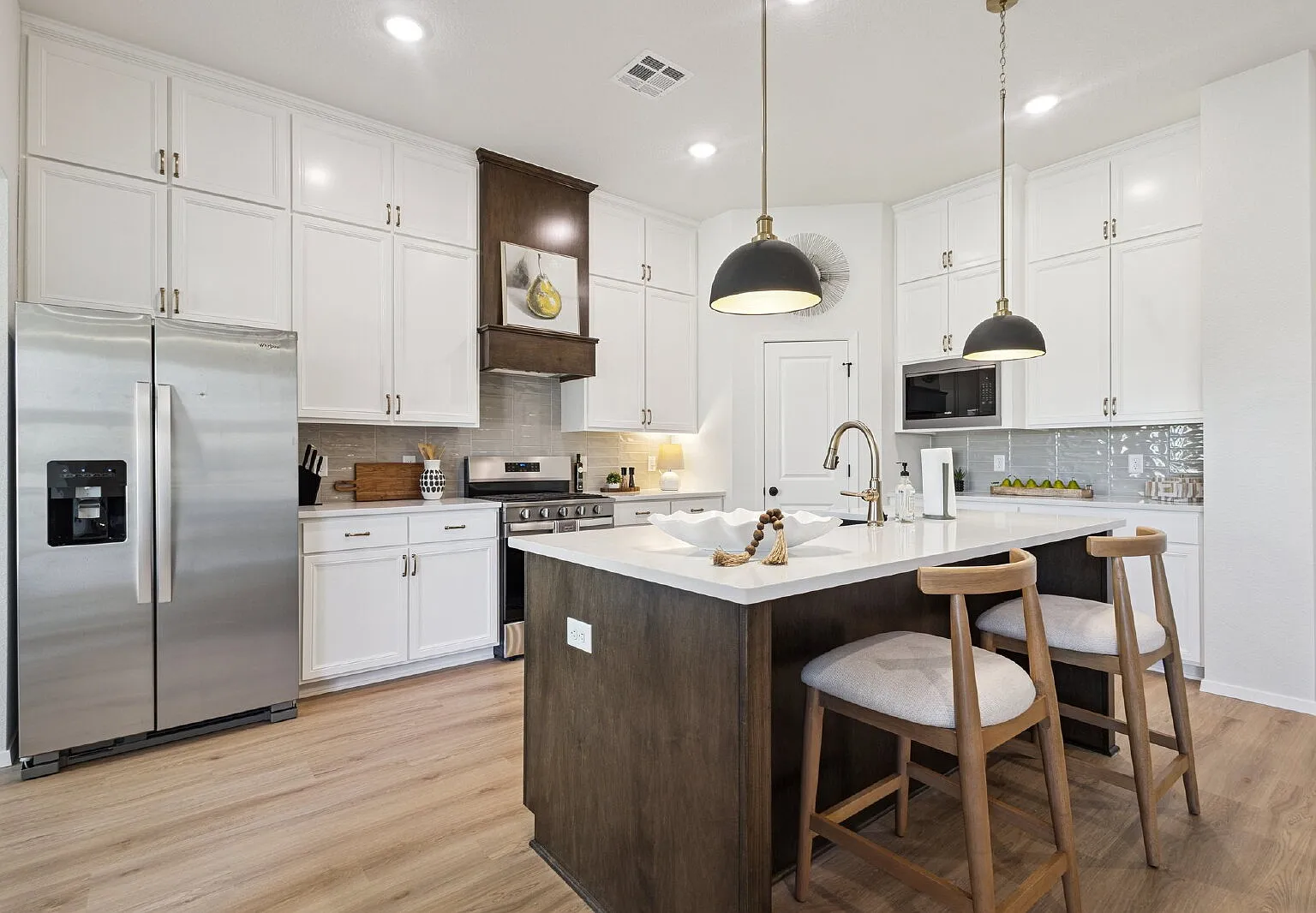4 bed, 2.5 bath, 2068 sqft, $5,000 — Photo 3