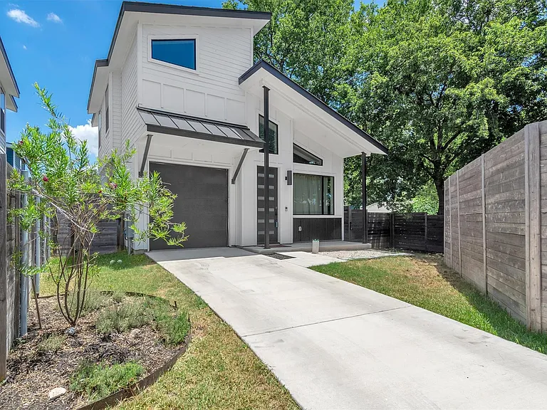 408 W Odell St #2 — Photo 2