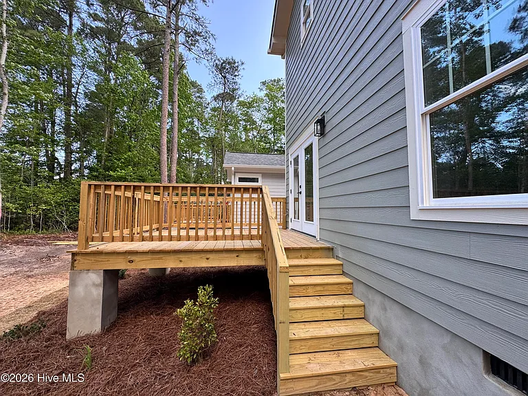 664 Wren Ln — Photo 22