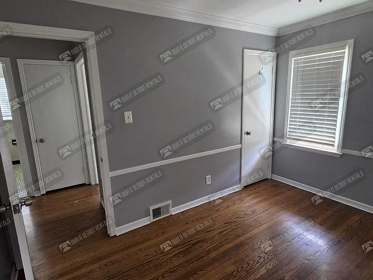23745 Oak St — Photo 9
