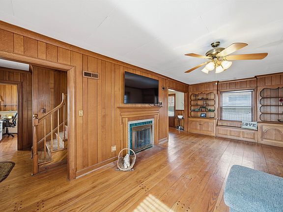 5th image of 2705 W Manor Pkwy