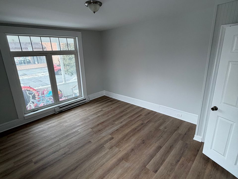 2nd image of 533 W John St #1