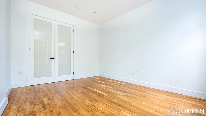 Rented by Nooklyn NYC LLC | media 4