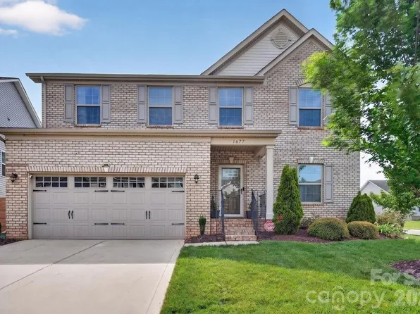 1677 Scarbrough Cir SW, Concord, NC 28025